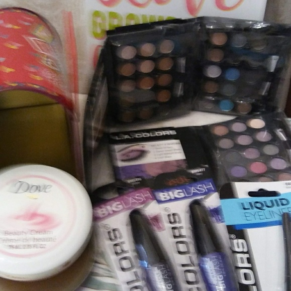 Makeup set - Picture 2 of 4